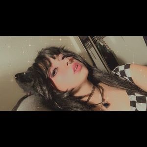 Meet your Posher, Ezryn